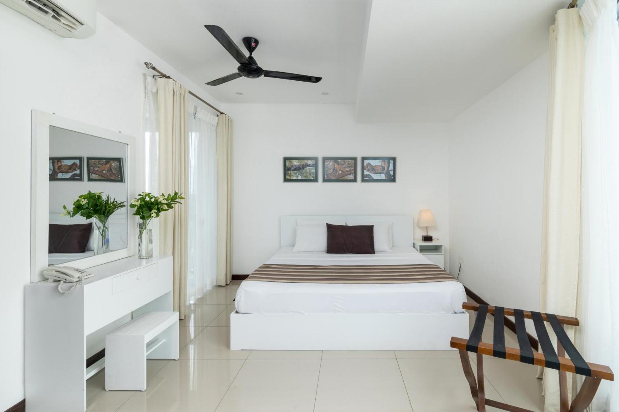 Oceanfront Condominium - Nilaveli Bagian luar foto