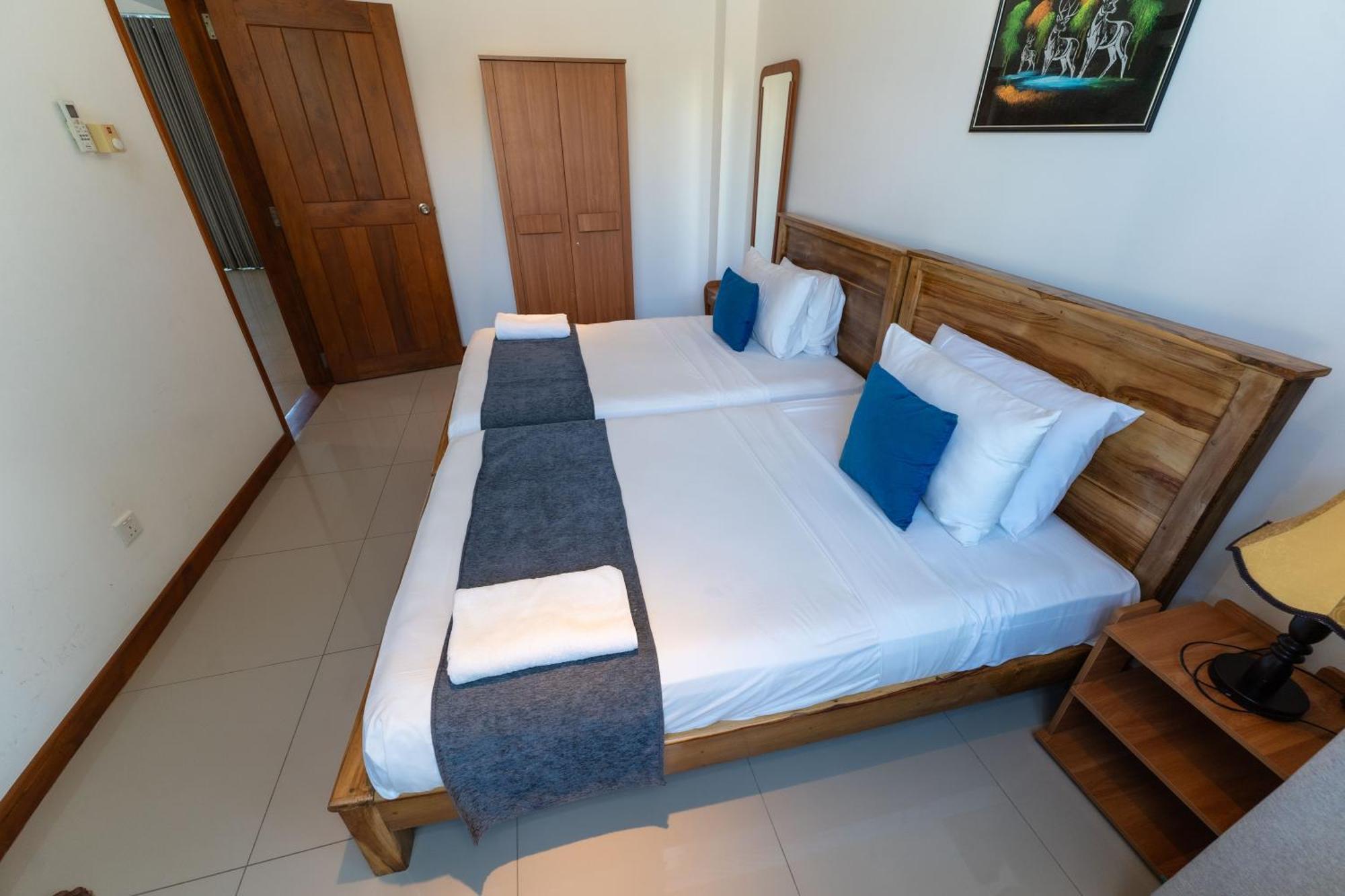 Oceanfront Condominium - Nilaveli Bagian luar foto